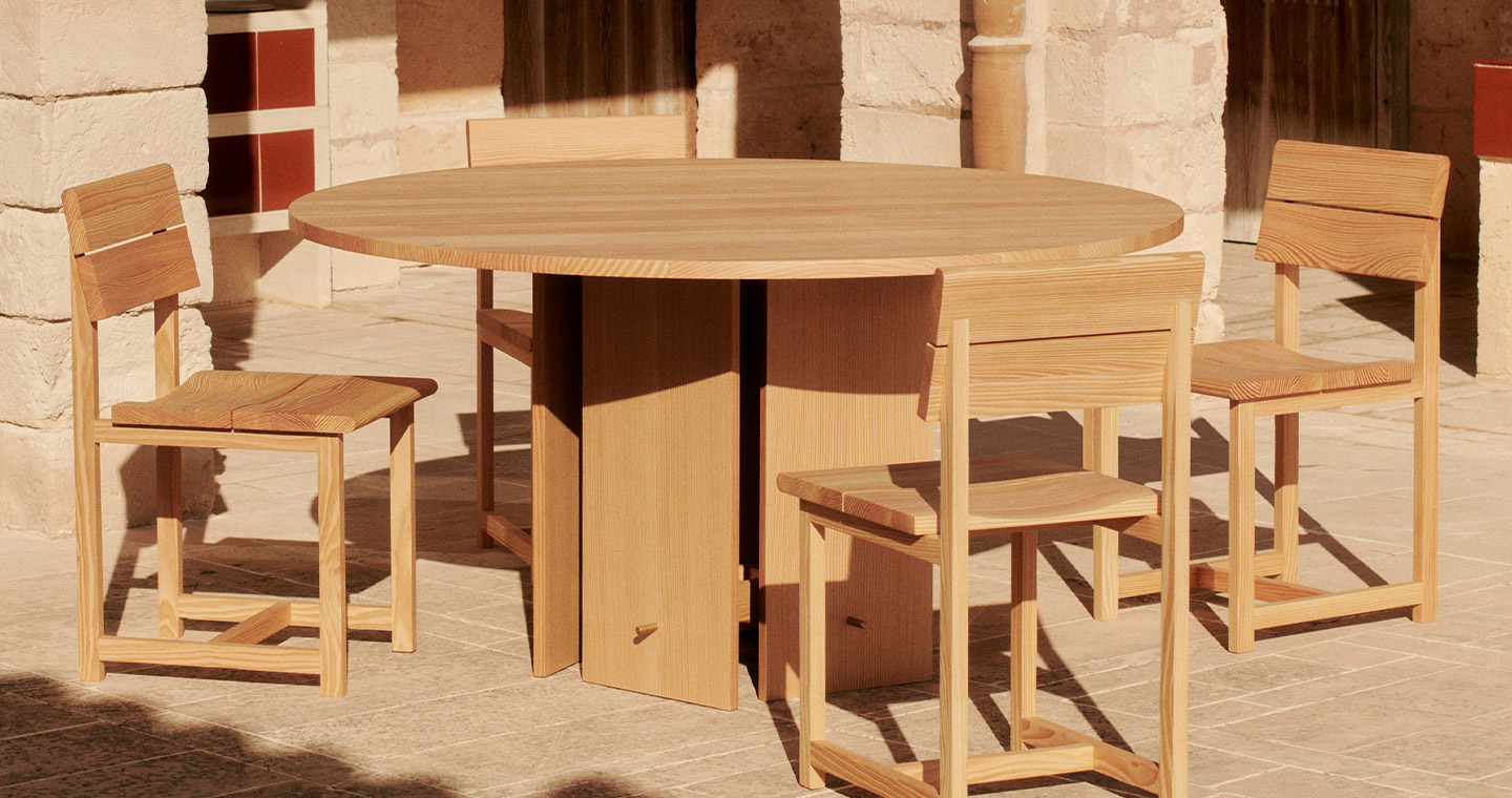 Aukko Dining Table