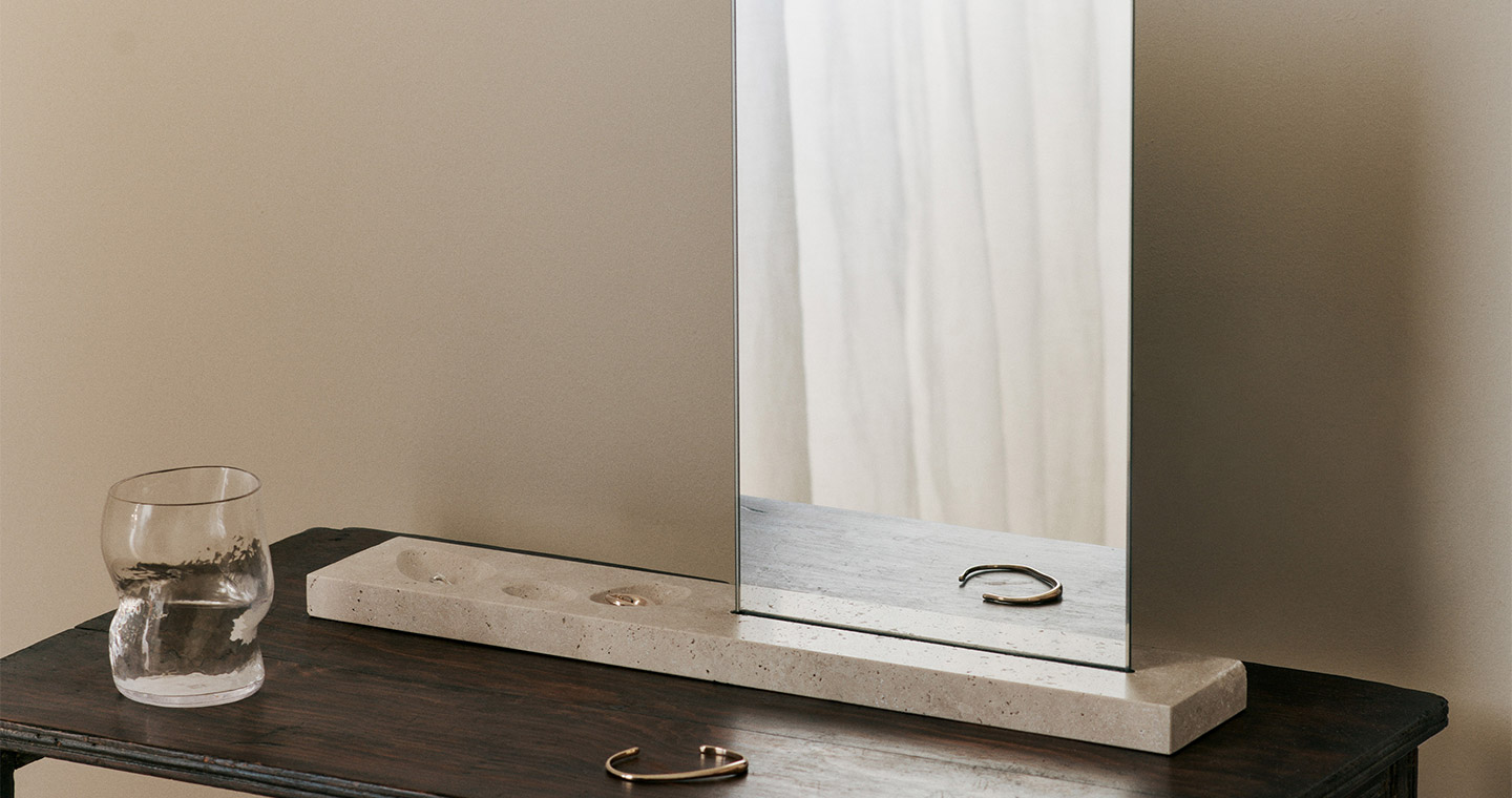 Caseta Table Mirror