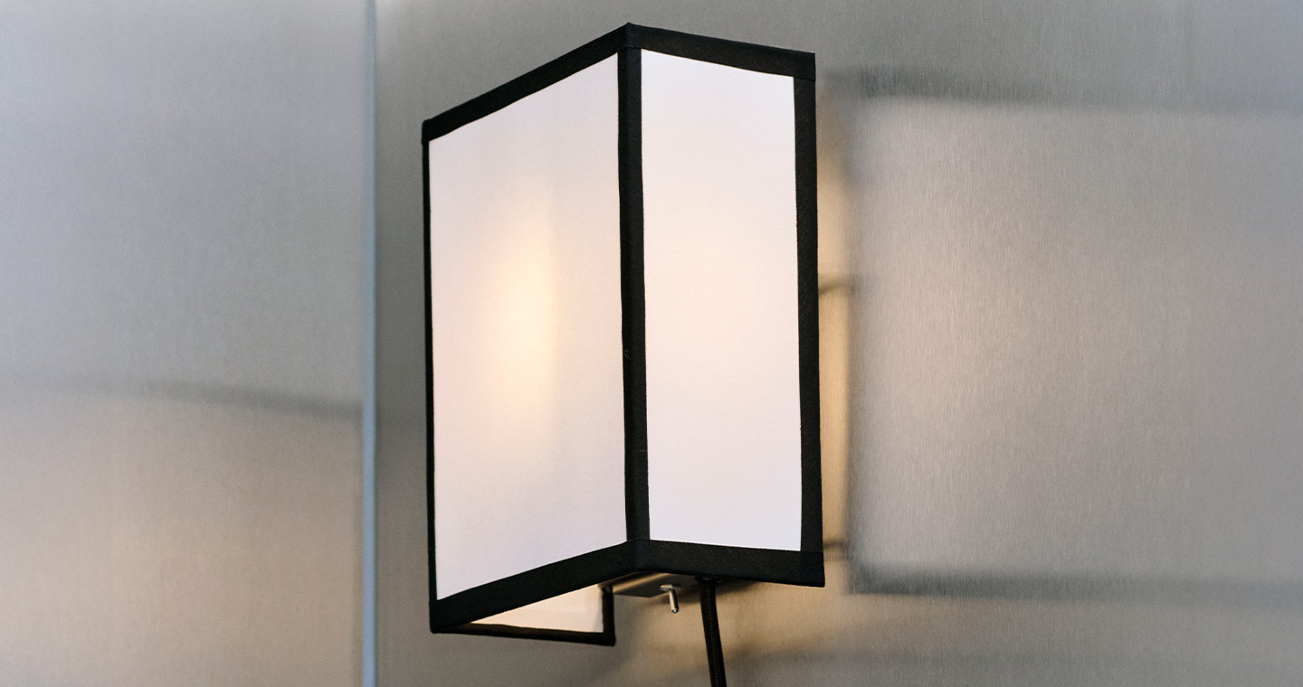 Ava Square Wall Lamp