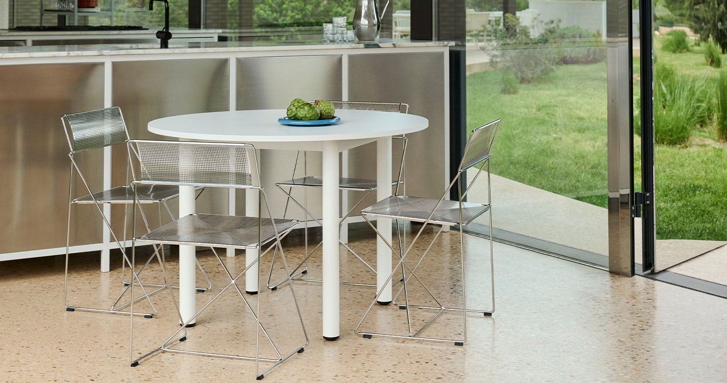 Annex Table Round with Metal Base