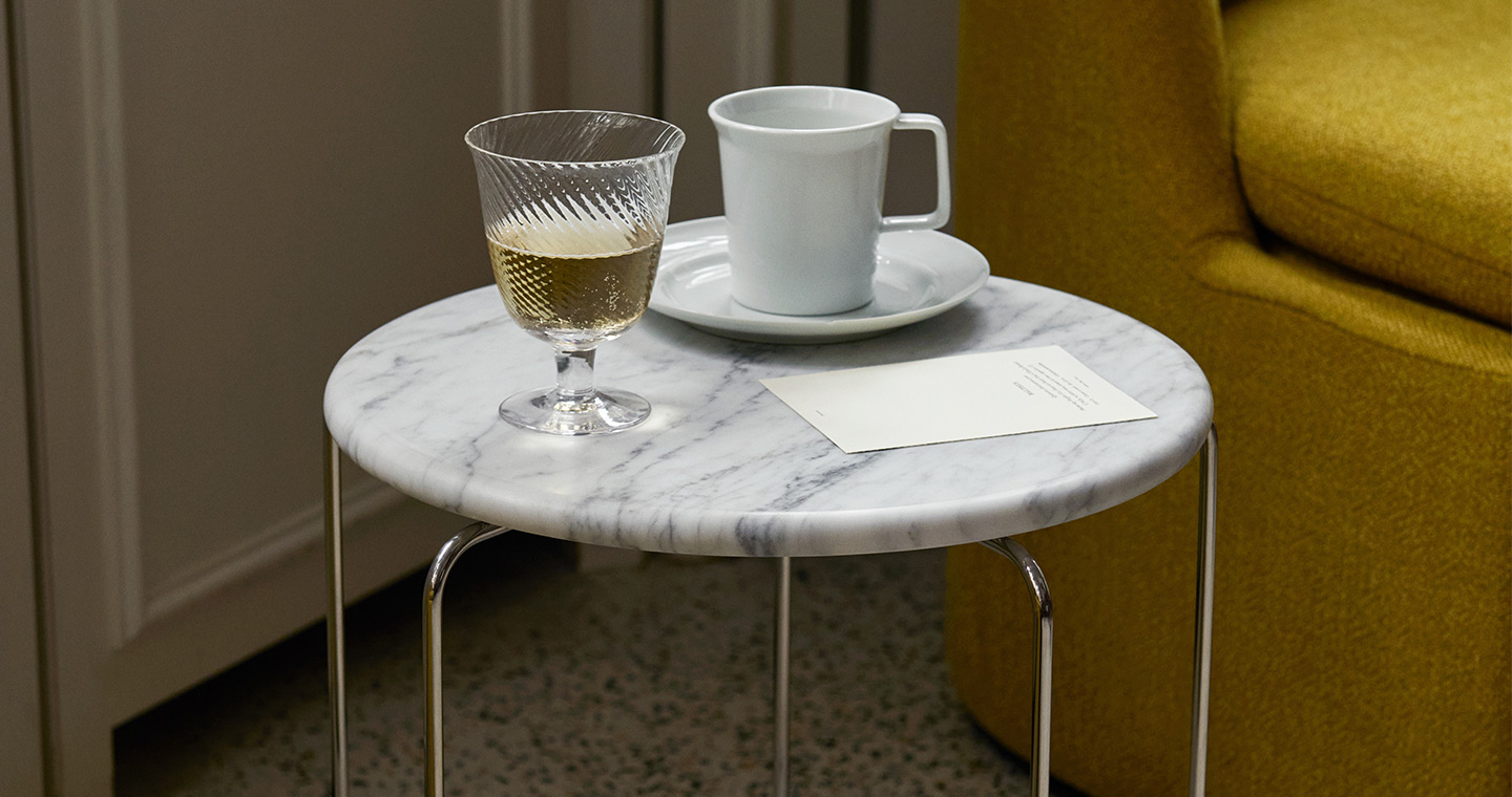 VP11 Wire Stool Side Table with Marble Top