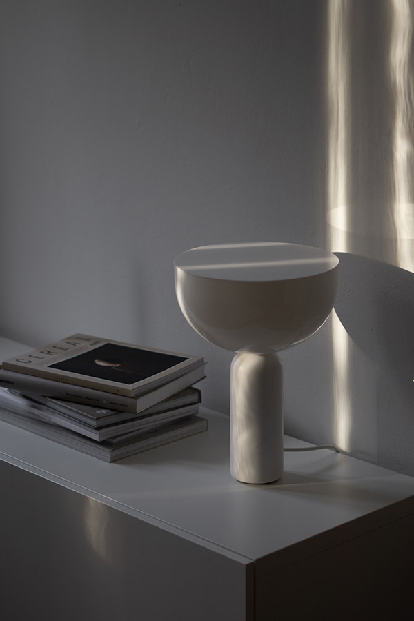 Natural light shining on the New Works Kizu table lamp