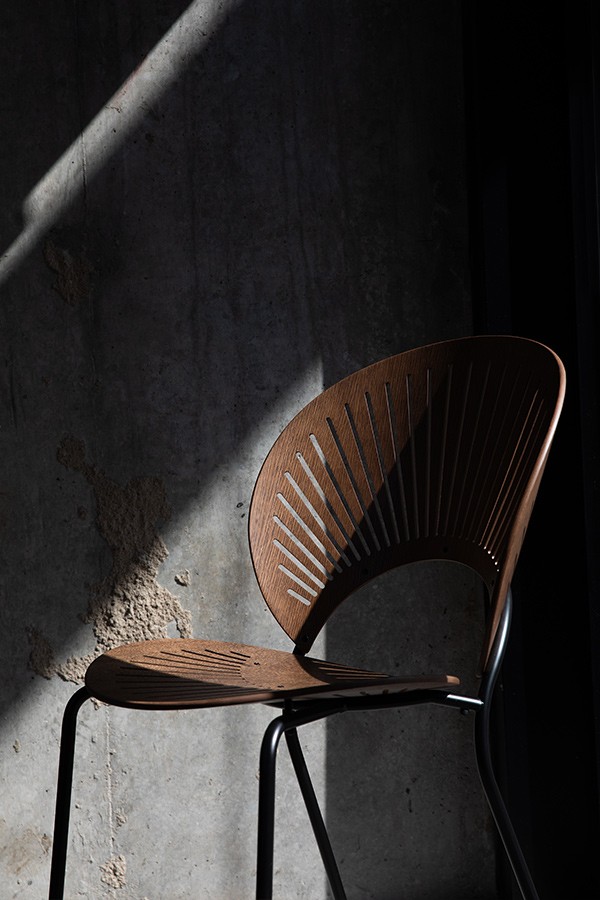 Detail of the Fredericia Trinidad Dining Chair