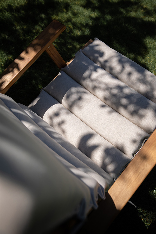 A close up of the seat cushion on the Carl Hansen & Son BM5568 Deck Chair