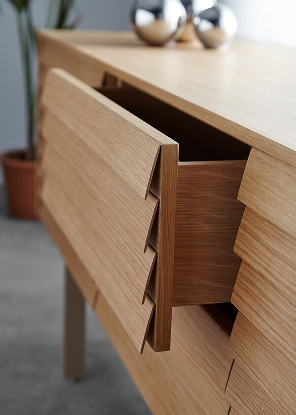 Detail of the drawer of an Oak Punt Sussex Sideboard SSX402