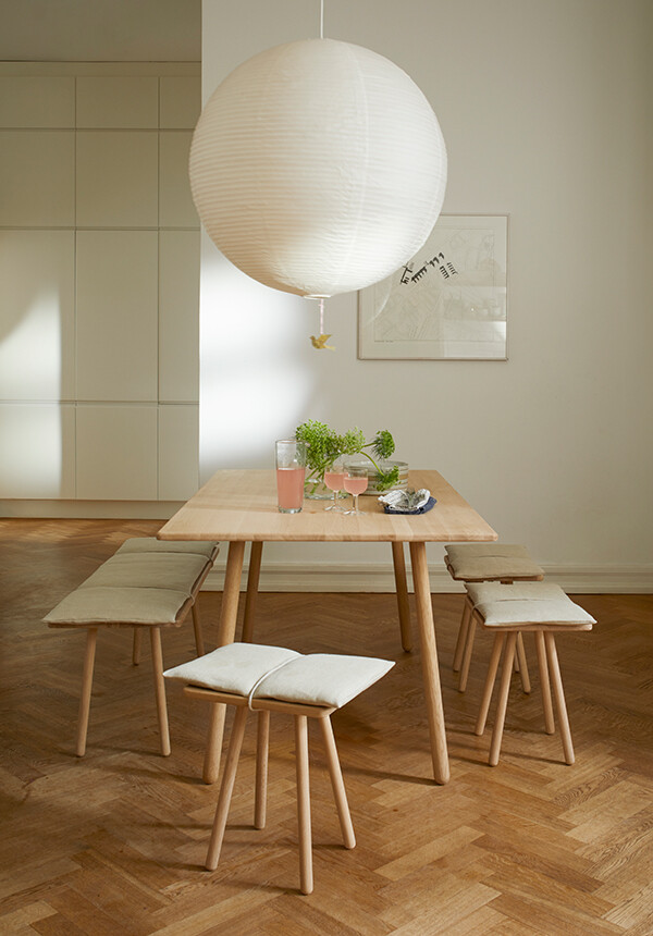 Skagerak Collection Georg Bench around dining table