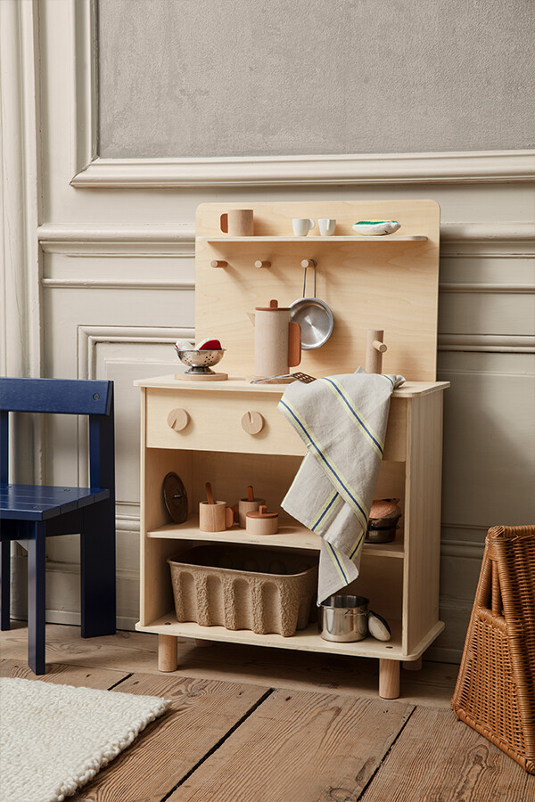 ferm LIVING Toro Play Kitchen with accessories