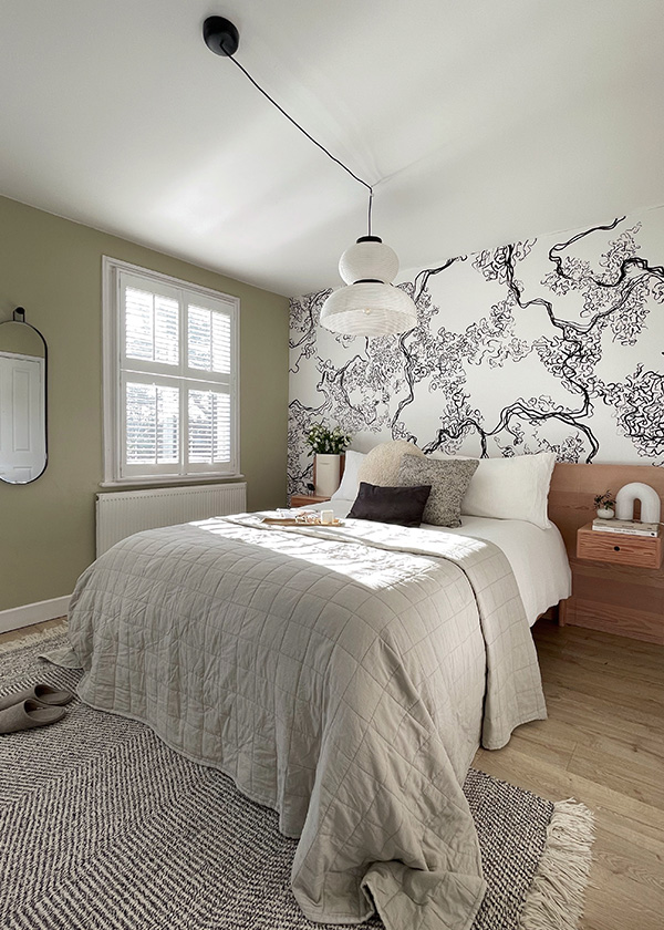 Katie Seidler's bedroom with the Ferm Living Poise, Vuelta Table Lamp, &Tradition JH4 Formakami Pendant Light and the Muuto Ridge Vase