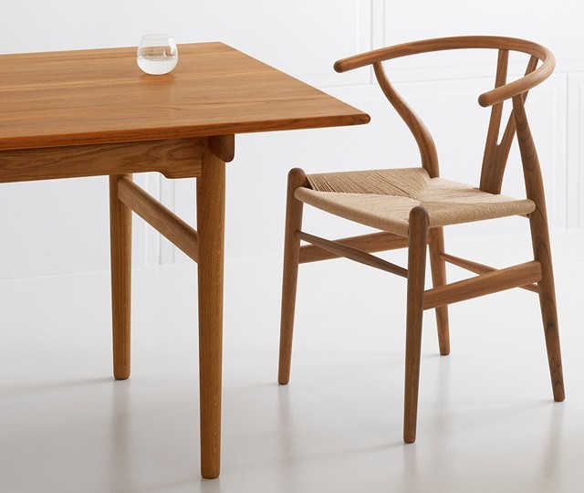 Carl Hansen Ch327 Dining Table in Teak 