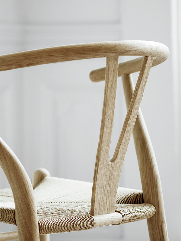 A close up of the back of a CH24 Wishbone chair