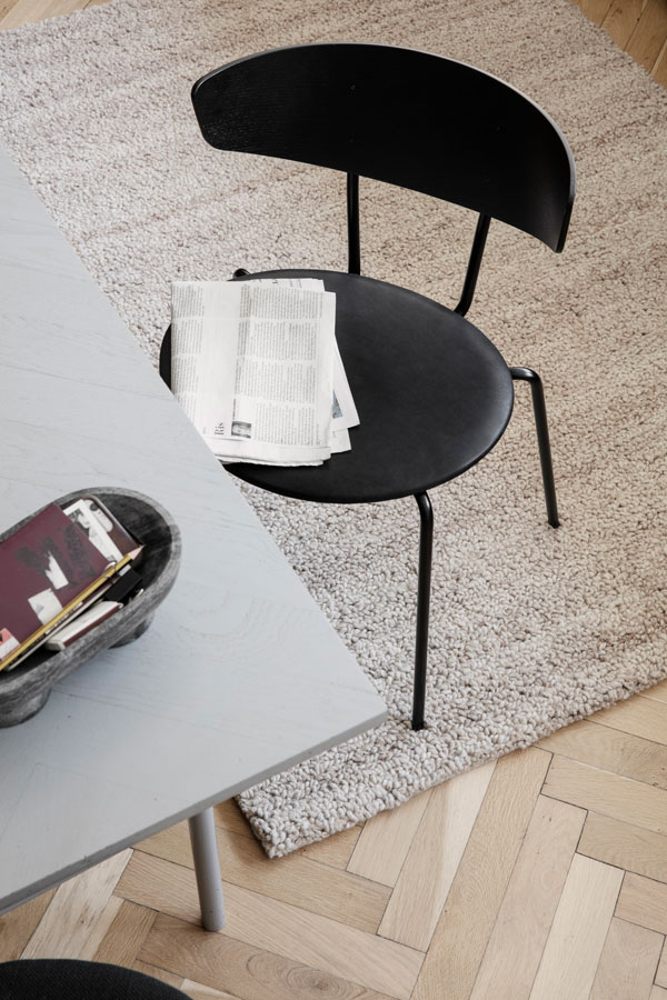 Ferm Living Herman Chair on a Shade Loop Rug