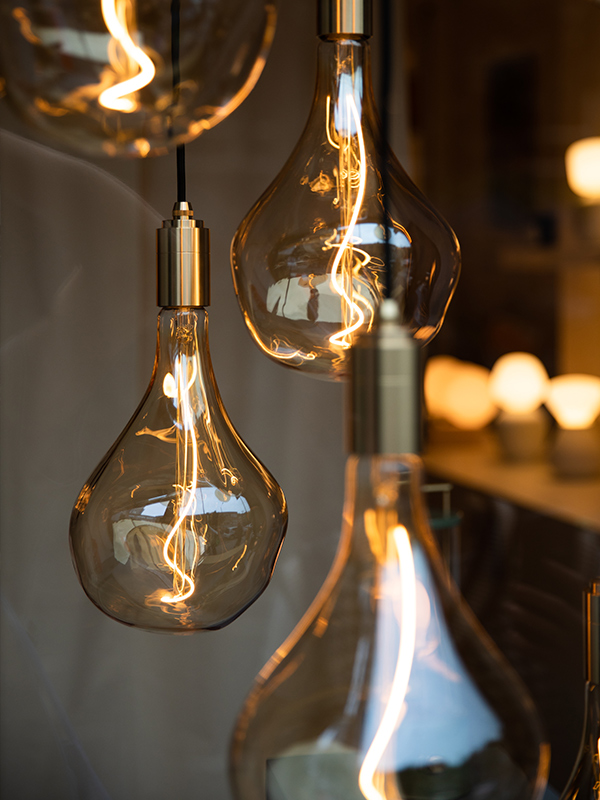 Cluster of the Tala Voronoi II Pendant Light in brass