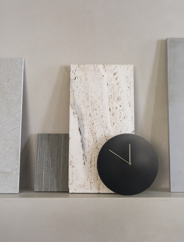 Menu Norm Wall Clock Metal in black