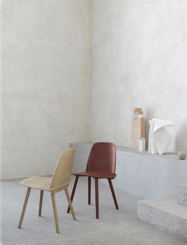 2 Muuto Nerd Chairs in a minimal interior