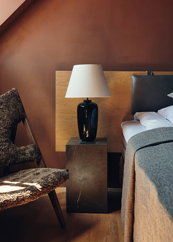 Audo Copenhagen Torso Table Lamp 57 Lamp in bedroom setting