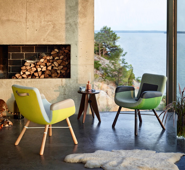 2 Vitra East River Chairs in a living room