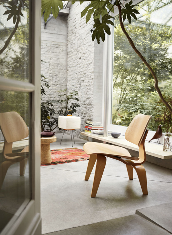 Vitra LCW Eames Plywood Chair lifestyle image