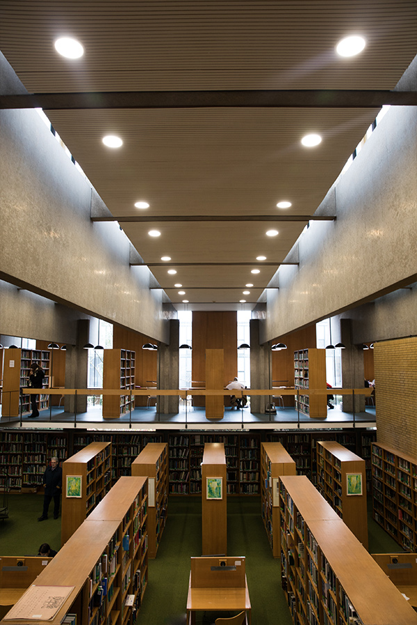 Inside the library at St Catherine's College