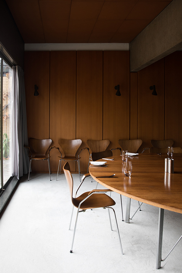 Series 7 chairs inside a meeting room at St. Catherine's college