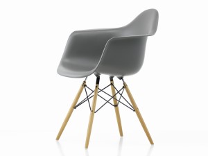 Vitra DAW Eames Plastic Armchair Golden Maple Base