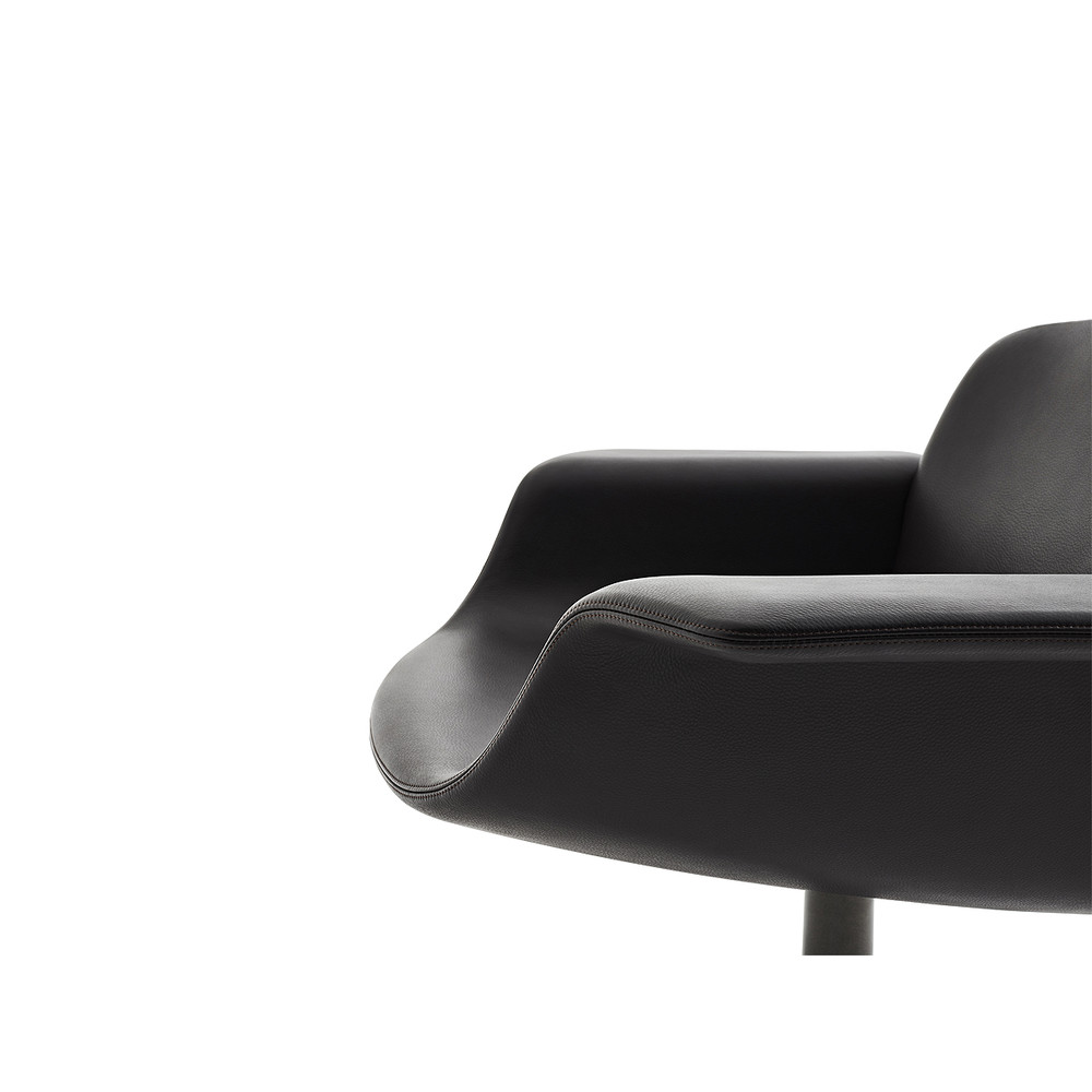Buy the Knoll Studio Knoll KN01 Swivel Lounge Chair at nest.co.uk