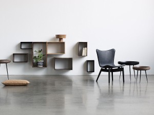 Mater Shell Lounge Chair - Black Stained Oak Base