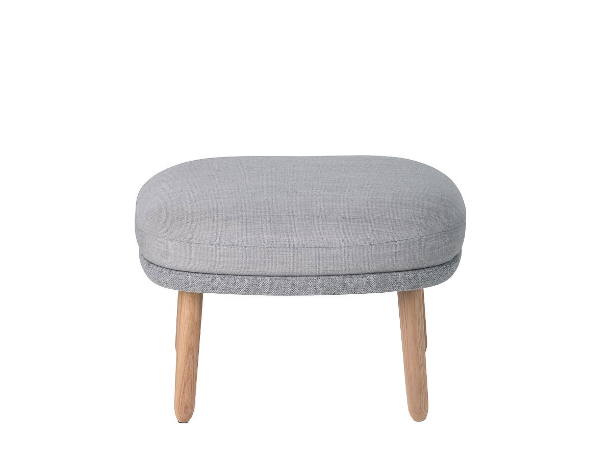 Fritz Hansen Ro Footstool - Wooden Base