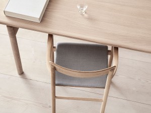 Fredericia Post Armchair - Fabric Seat