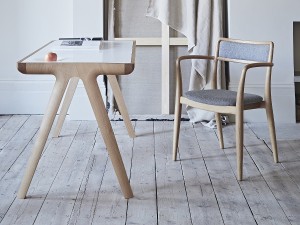 Dare Studio Maya Desk
