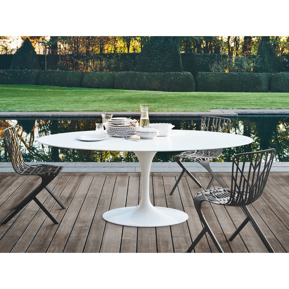 Buy the Knoll Studio Outdoor Saarinen Tulip Oval Dining Table at nest.co.uk