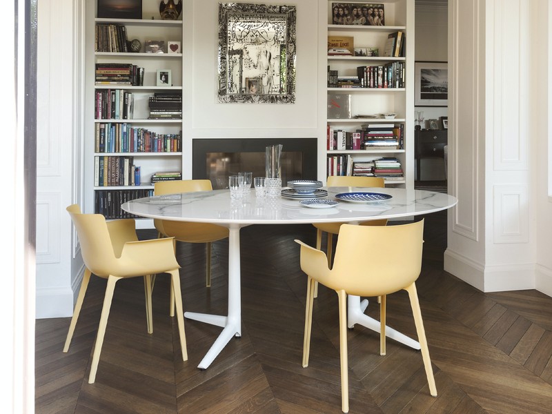 Buy the Kartell Multiplo Dining Table - Oval at nest.co.uk