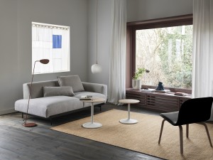 Muuto Visu Lounge Chair - Wood Base - Leather Upholstered 