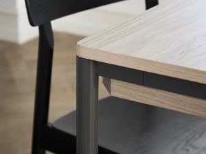 Woud Piezas Extendable Dining Table