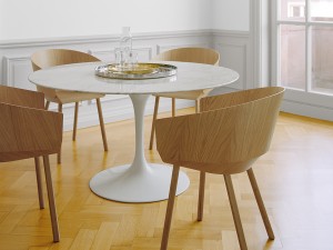 E15 CH04 Houdini Armchair