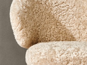 Fritz Hansen LET Armchair - Sheepskin