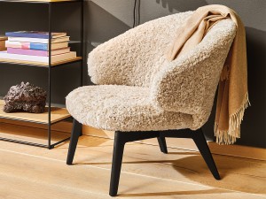 Fritz Hansen LET Armchair - Sheepskin