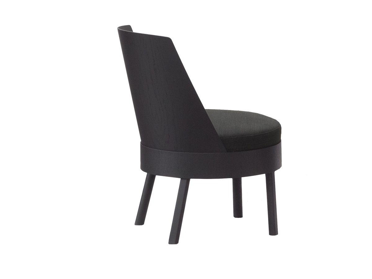 E15 EC02 Bessy Lounge Chair