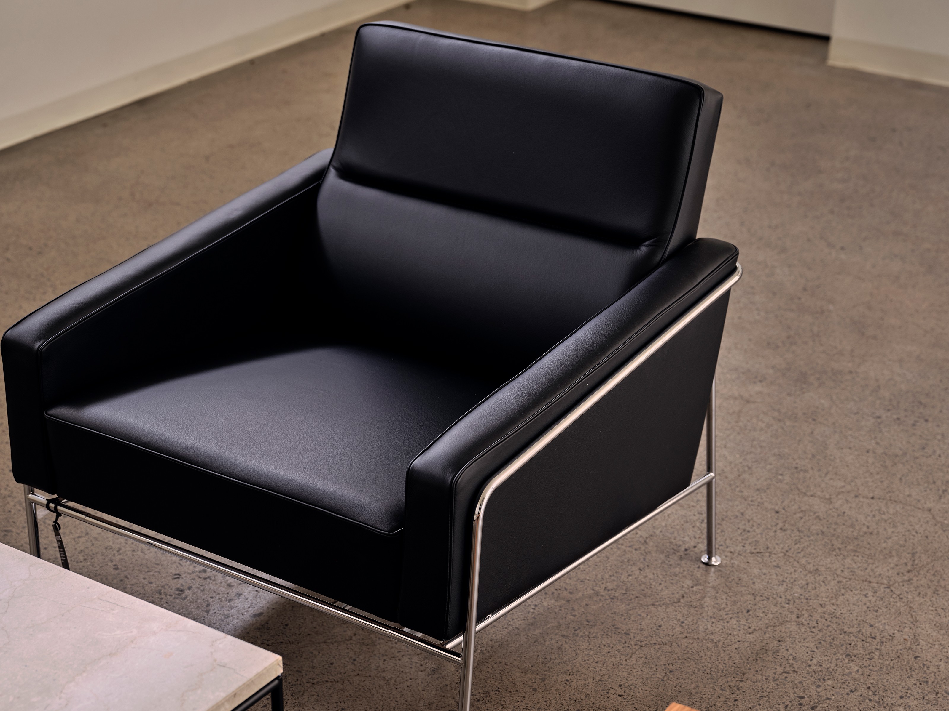 Buy the Fritz Hansen Series 3300 Easy Chair Leather at nest.co.uk