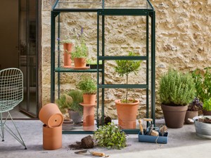 Vitra Terracotta Pot - Medium