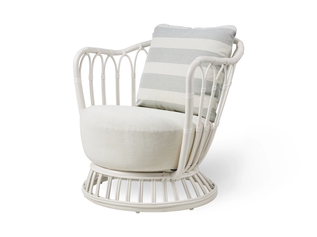 GUBI Grace Outdoor Lounge Chair 