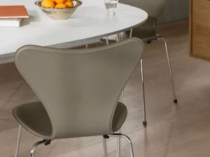 Fritz Hansen Series 7™ Tailored Dining Chair
