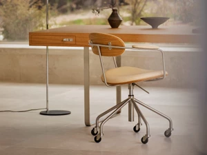 Carl Hansen & Son CH621 Swivel Chair - Leather