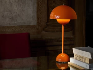 &Tradition VP3 Flowerpot Table Lamp