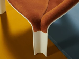 GUBI F300 Lounge Chair