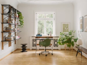 Vitra PACC Eames Plastic Swivel Chair RE