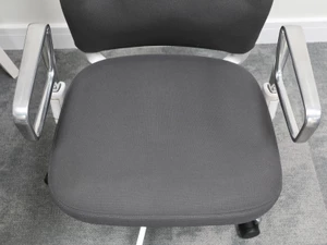 Vitra ID Trim L Office Swivel Chair - Ex-Display