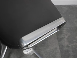Vitra ID Trim L Office Swivel Chair - Ex-Display