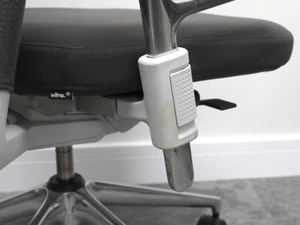 Vitra ID Trim L Office Swivel Chair - Ex-Display
