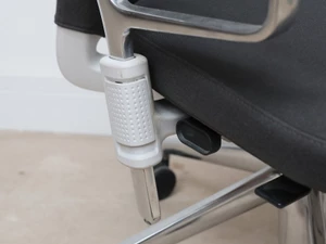 Vitra ID Trim Office Swivel Chair - Grey Frame - Ex-Display