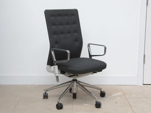 Vitra ID Trim Office Swivel Chair - Grey Frame - Ex-Display